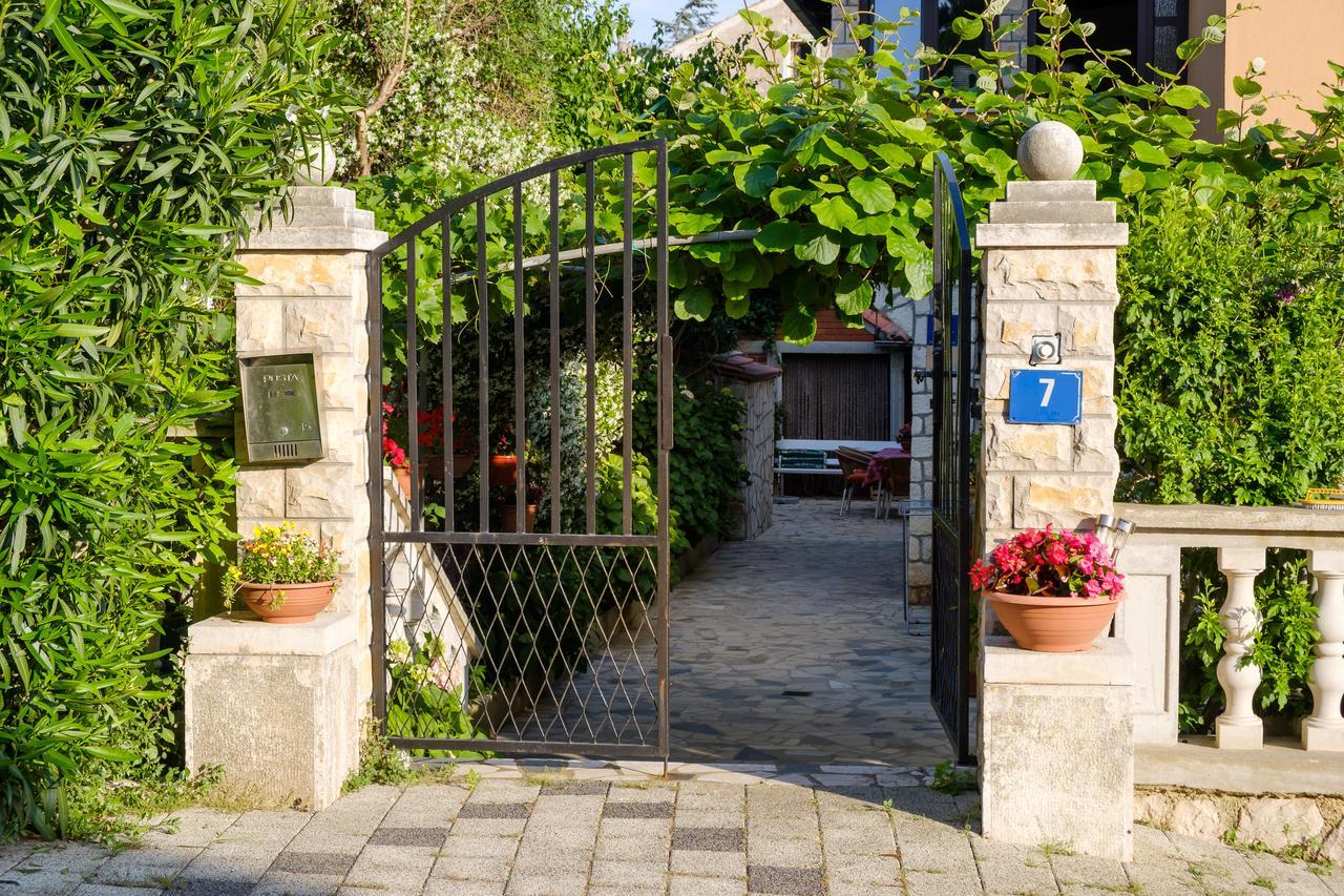Apartments Beba Mali Lošinj Exterior foto
