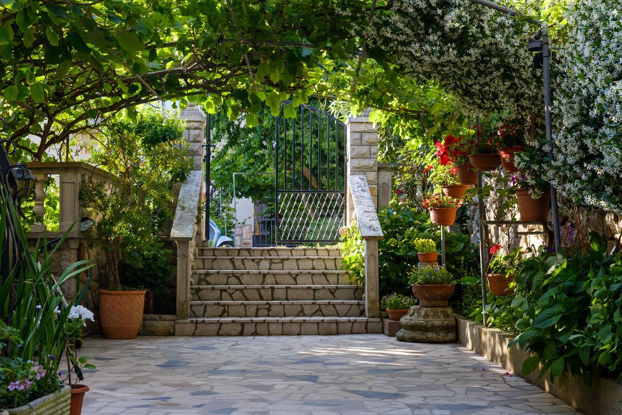Apartments Beba Mali Lošinj Exterior foto