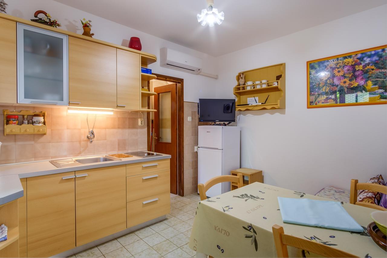 Apartments Beba Mali Lošinj Exterior foto