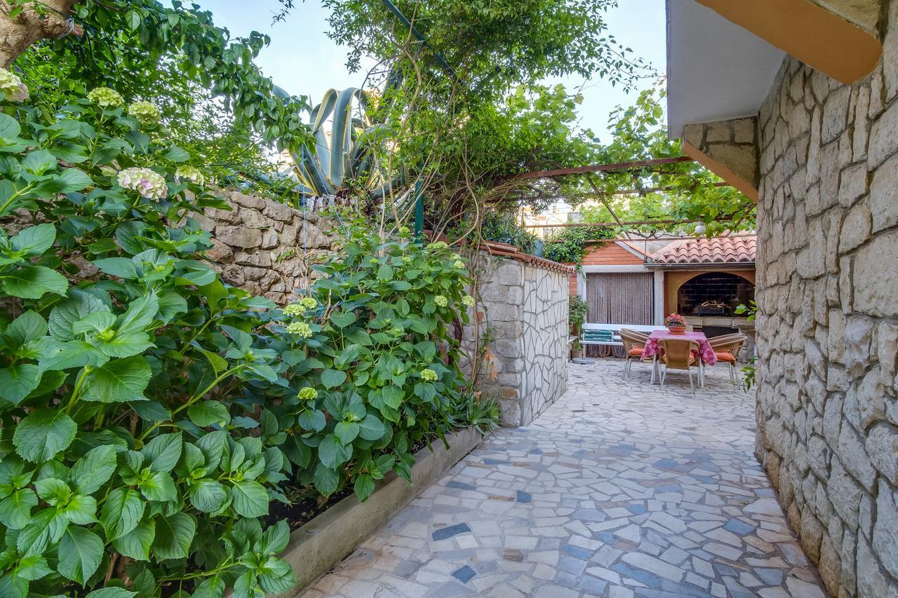Apartments Beba Mali Lošinj Exterior foto