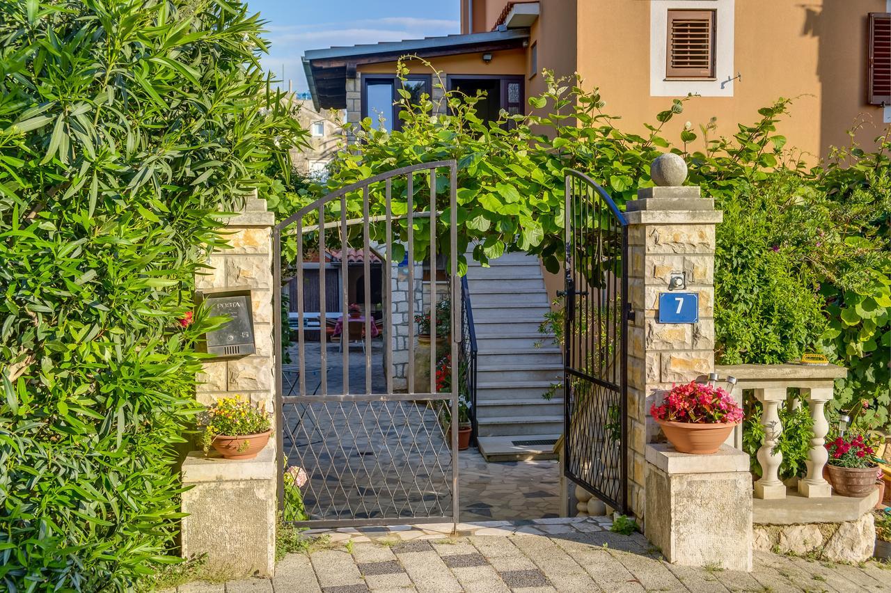 Apartments Beba Mali Lošinj Exterior foto