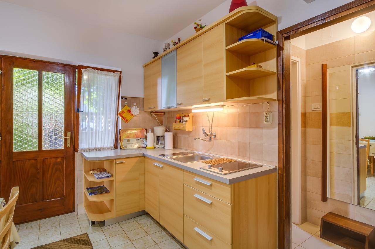 Apartments Beba Mali Lošinj Exterior foto