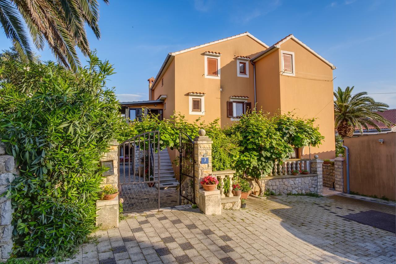 Apartments Beba Mali Lošinj Exterior foto